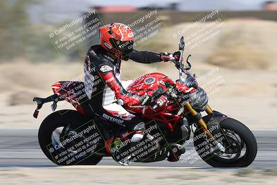 media/Dec-01-2025-Moto Forza (Mon) [[2daa91e15f]]/3-Beginner Group/Session 2 (Turn 7 Inside Pans)/